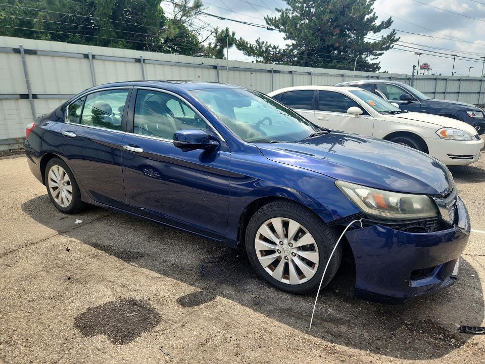 64459856 :رقم المزاد ، 1HGCR2F8XFA097840 vin ، 2015 Honda Accord مزاد بيع