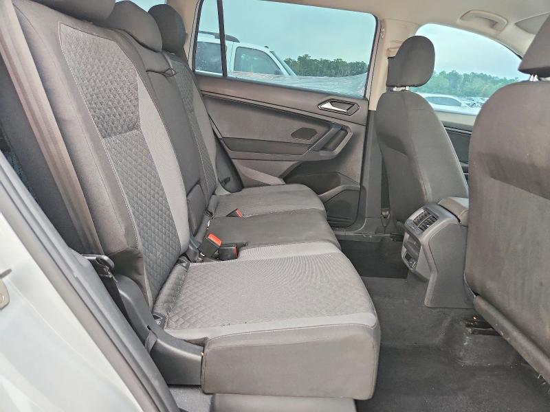 Продаж на аукціоні авто 2018 Volkswagen Tiguan, vin: 3VV0B7AX6JM105611, номер лоту: 63810936