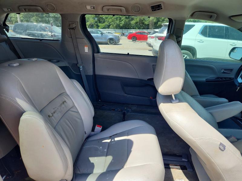 65304496 :رقم المزاد ، 5TDKK3DC1FS582818 vin ، 2015 Toyota Sienna مزاد بيع