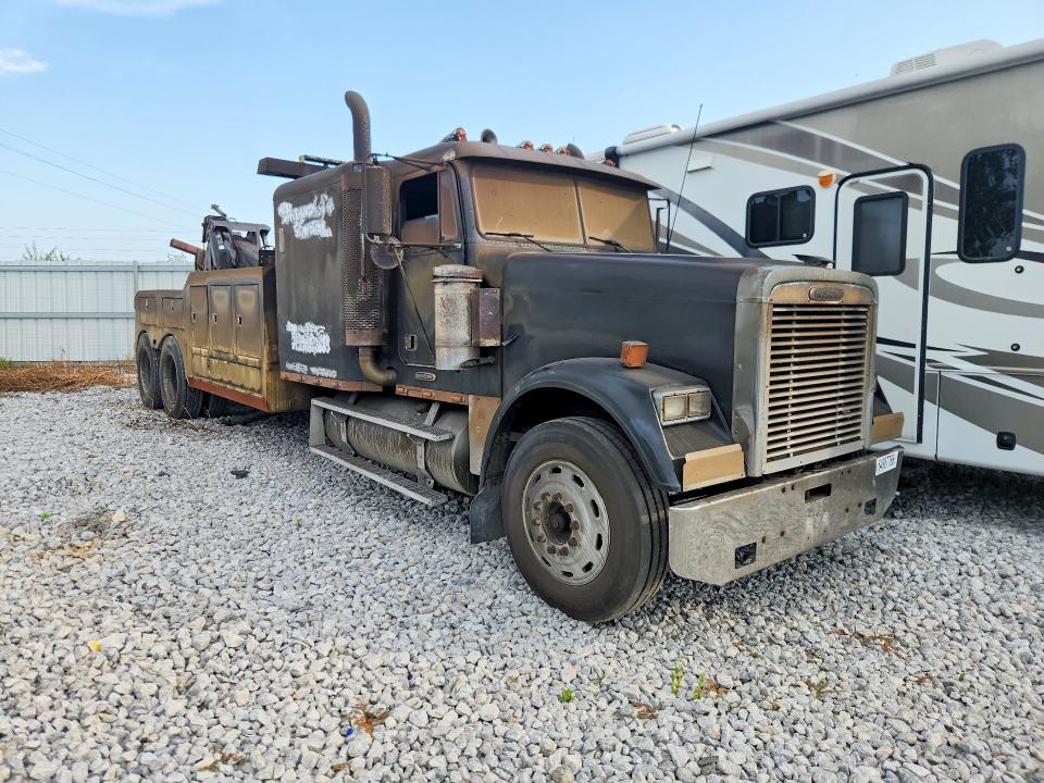 64987766 :رقم المزاد ، 1FV8F0Y92VH833851 vin ، 1997 Freightliner Fld120 مزاد بيع