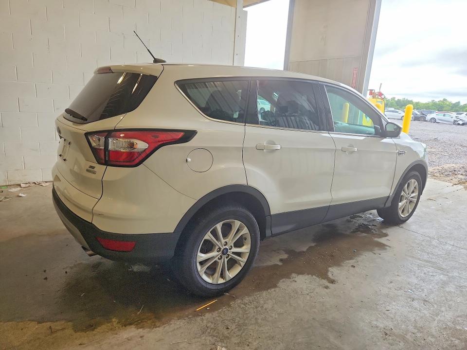 2017 Ford Escape მანქანა იყიდება აუქციონზე, vin: 1FMCU0GDXHUC25147, აუქციონის ნომერი: 63533006