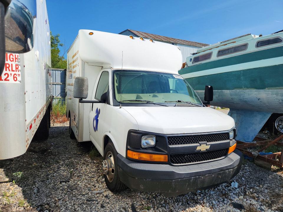 66183546 :رقم المزاد ، 1GBJG31K381106082 vin ، 2008 Chevrolet Express G3500 مزاد بيع