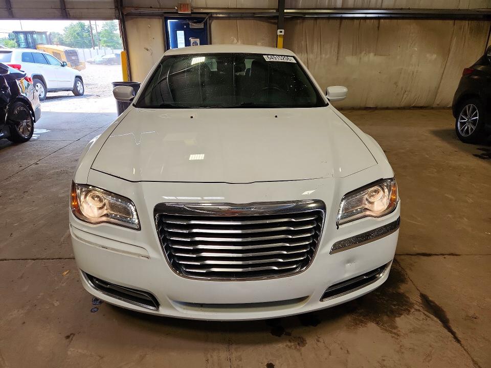 64915206 :رقم المزاد ، 2C3CCAAG4DH732904 vin ، 2013 Chrysler 300 مزاد بيع