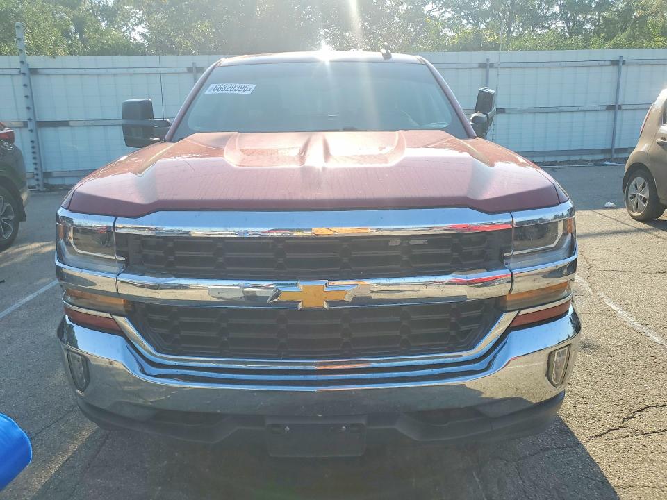 66820396 :رقم المزاد ، 3GCUKRECXJG550290 vin ، 2018 Chevrolet Silverado مزاد بيع