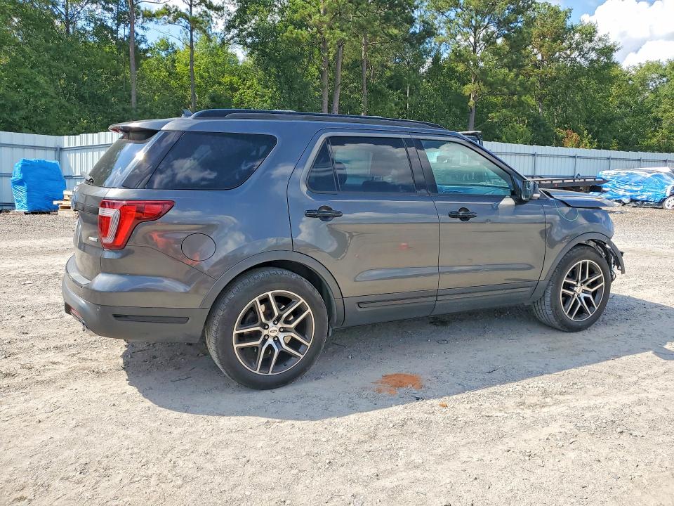 63193626 :رقم المزاد ، 1FM5K8GT3JGA28765 vin ، 2018 Ford Explorer مزاد بيع