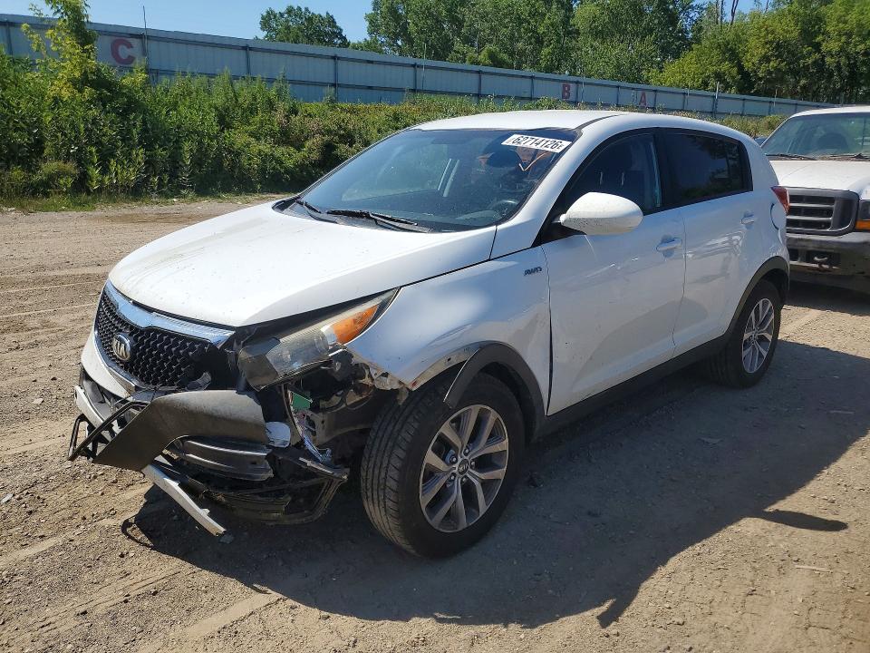 62714126 :رقم المزاد ، KNDPBCAC4F7686756 vin ، 2015 Kia Sportage مزاد بيع