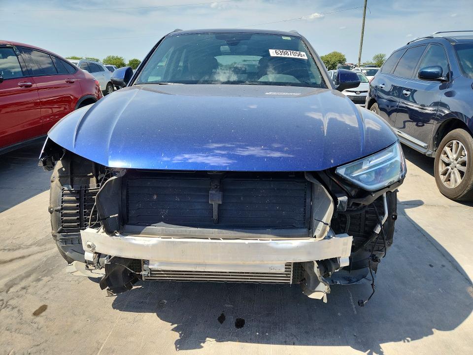 63987056 :رقم المزاد ، WA1BAAFY1M2027608 vin ، 2021 Audi Q5 مزاد بيع