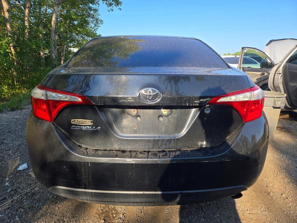 64193786 :رقم المزاد ، 2T1BURHEXFC446074 vin ، 2015 Toyota Corolla مزاد بيع