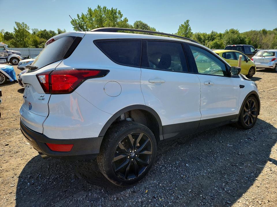 Продажа на аукционе авто 2019 Ford Escape, vin: 1FMCU9GD0KUB66895, номер лота: 64752366