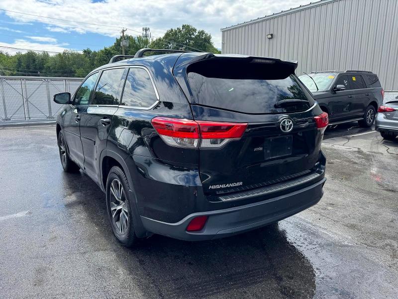 Продажа на аукционе авто 2018 Toyota Highlander, vin: 5TDBZRFH5JS850690, номер лота: 63798756