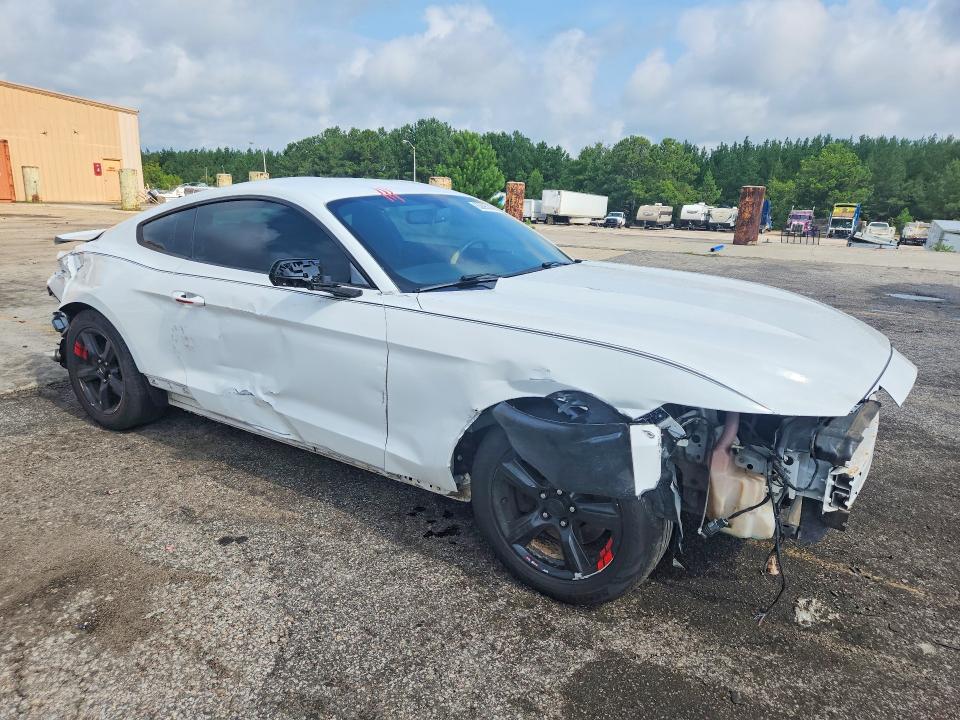 63695146 :رقم المزاد ، 1FA6P8AM8G5211780 vin ، 2016 Ford Mustang مزاد بيع