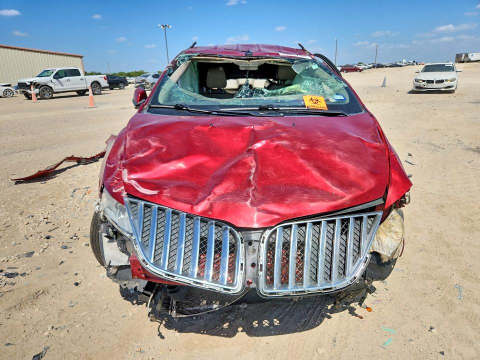 Продажа на аукционе авто 2015 Lincoln Mkx, vin: 2LMDJ6JK8FBL27299, номер лота: 64798166