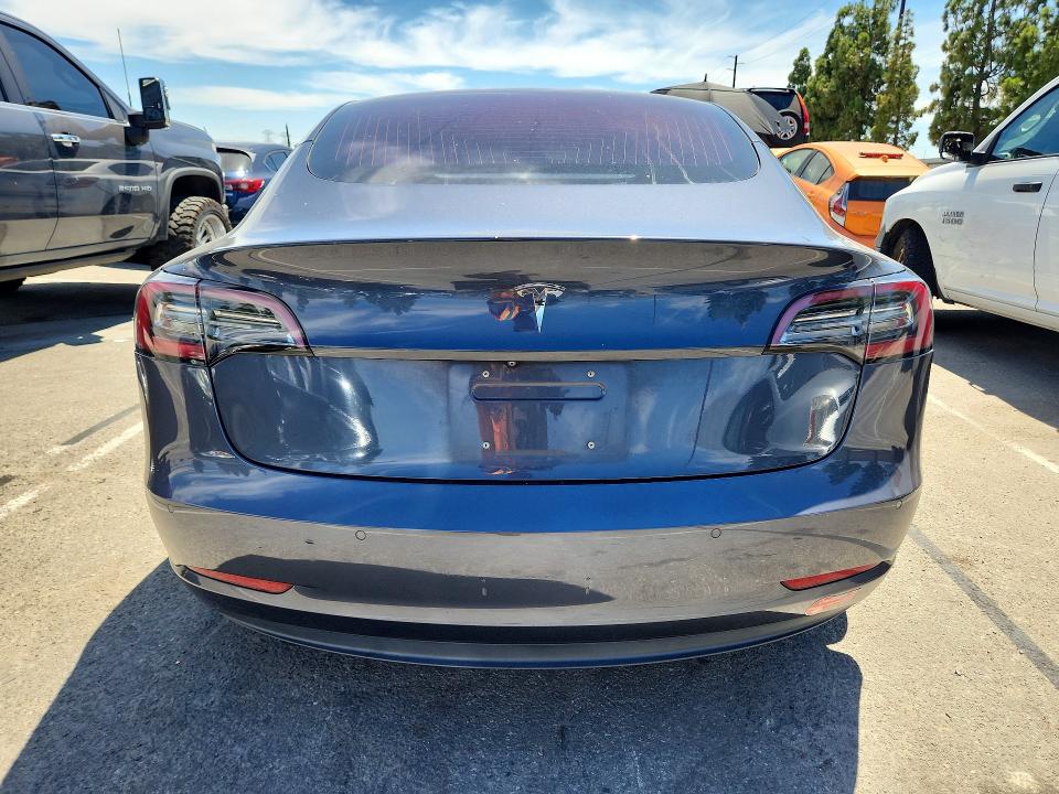 2018 Tesla Model 3 მანქანა იყიდება აუქციონზე, vin: 5YJ3E1EA0JF016398, აუქციონის ნომერი: 65715786