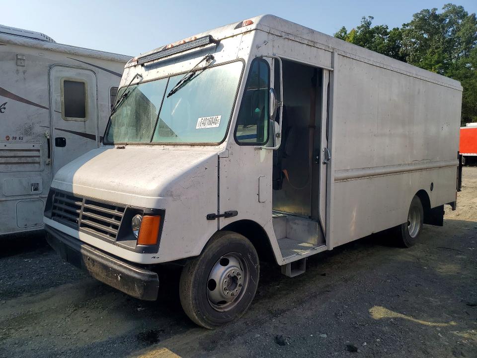 64016846 :رقم المزاد ، 5B4KP42Y613328205 vin ، 2001 Workhorse Custom Chassis Forward Control Chassis مزاد بيع