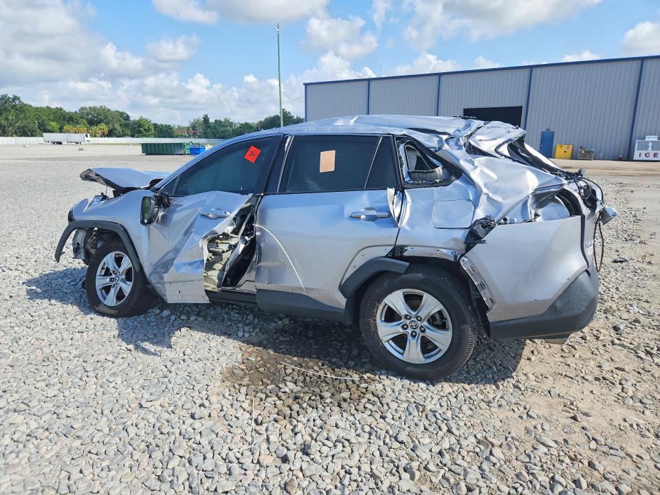 65606016 :رقم المزاد ، 2T3W1RFV2MC164366 vin ، 2021 Toyota Rav4 مزاد بيع