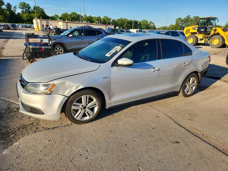 2013 Volkswagen Jetta მანქანა იყიდება აუქციონზე, vin: 3VW637AJ4DM272648, აუქციონის ნომერი: 64677056