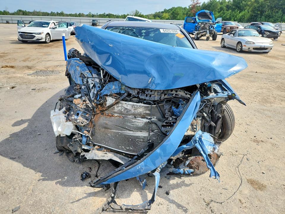 64251096 :رقم المزاد ، 4T1KZ1AK6NU060414 vin ، 2022 Toyota Camry مزاد بيع