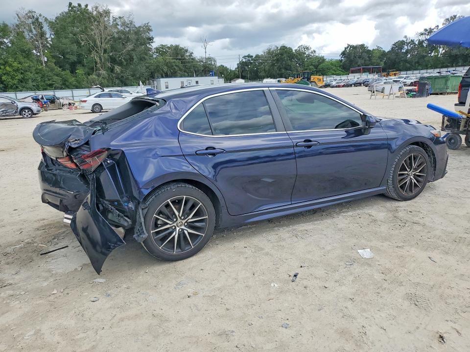 Продаж на аукціоні авто 2021 Toyota Camry, vin: 4T1G11AK4MU569753, номер лоту: 64126466