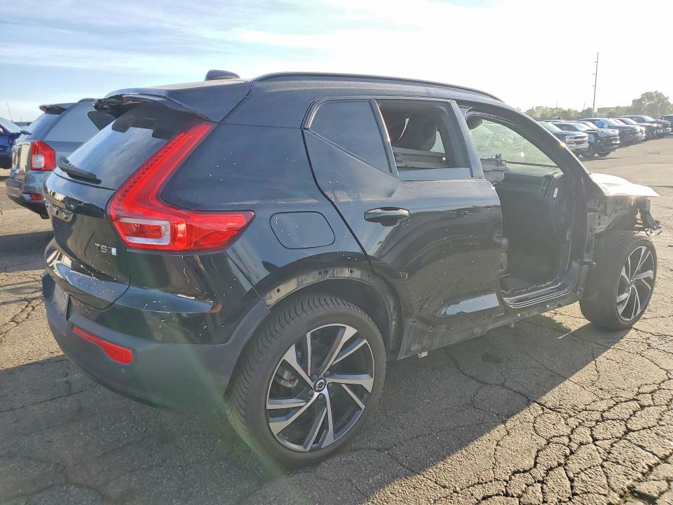 65152826 :رقم المزاد ، YV4162UM3N2694204 vin ، 2022 Volvo Xc40 مزاد بيع
