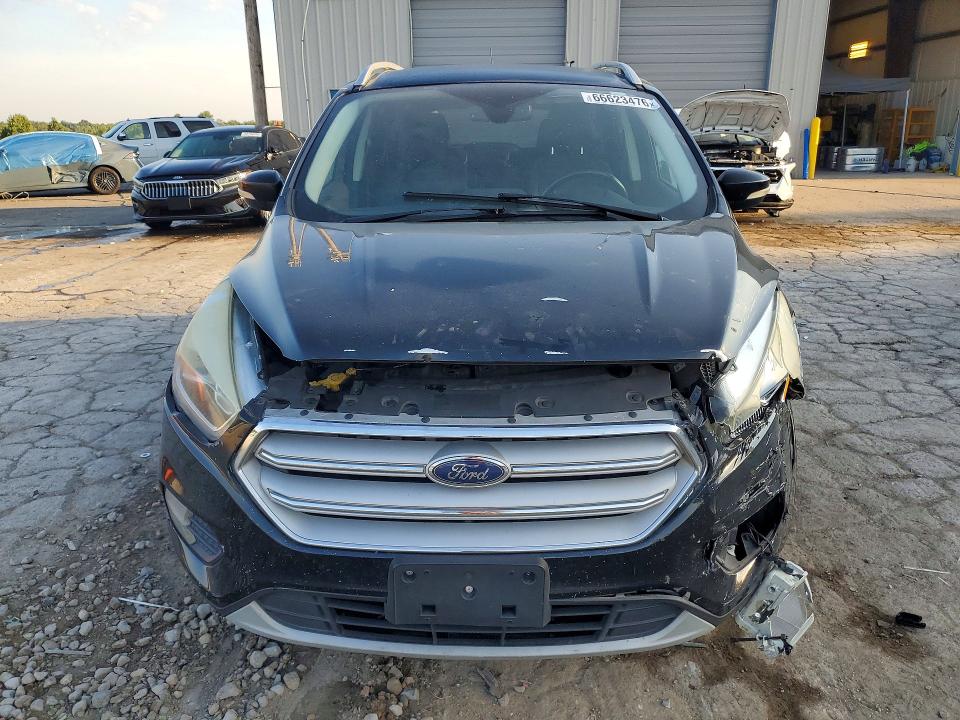 Продаж на аукціоні авто 2017 Ford Escape, vin: 1FMCU0J91HUF02921, номер лоту: 66623476