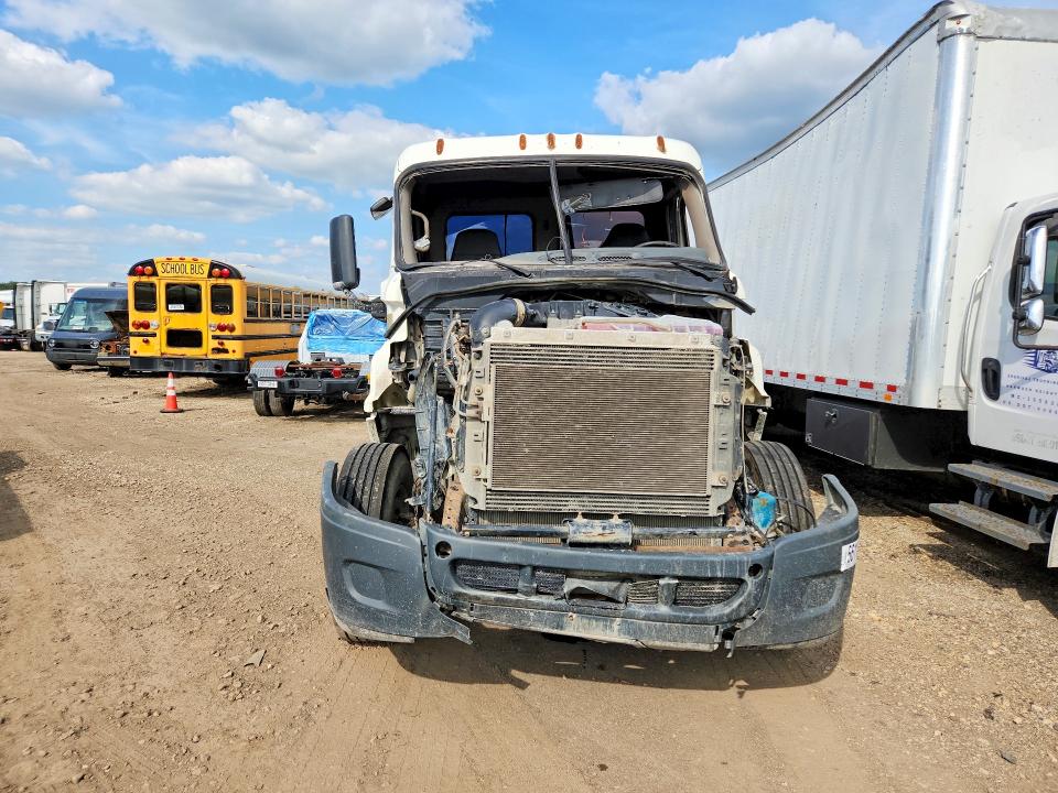 Продаж на аукціоні авто 2014 Freightliner Cascadia 125, vin: 3AKJGEDV2ESFT5114, номер лоту: 66115136
