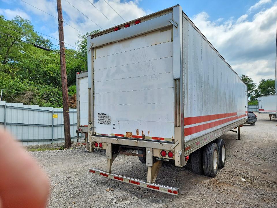 63767906 :رقم المزاد ، 1UYVS2489XU857708 vin ، 1999 Utility Trailer Trailer مزاد بيع