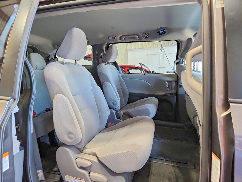 2018 Toyota Sienna მანქანა იყიდება აუქციონზე, vin: 5TDJZ3DC0JS194950, აუქციონის ნომერი: 63533746