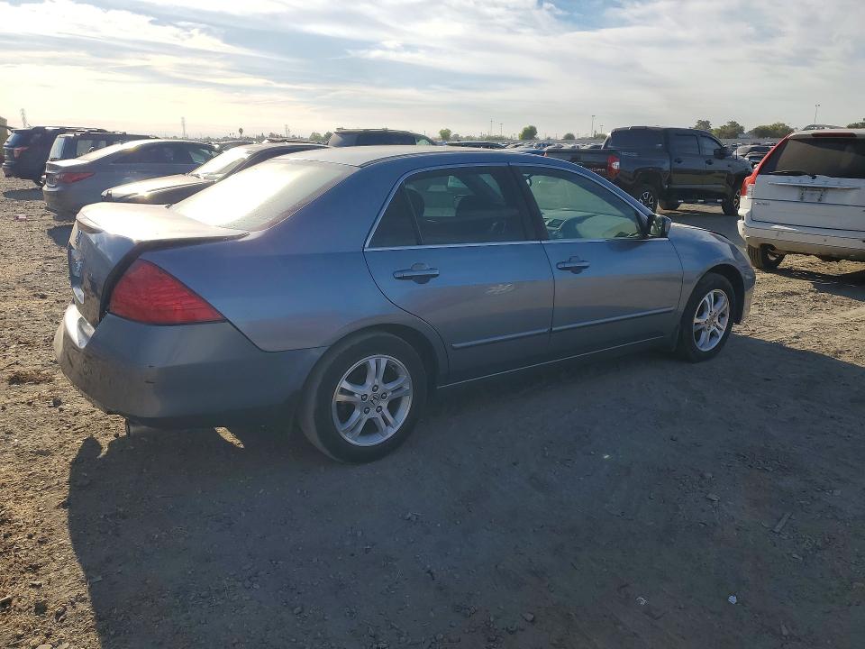 66065436 :رقم المزاد ، 1HGCM55347A107365 vin ، 2007 Honda Accord مزاد بيع