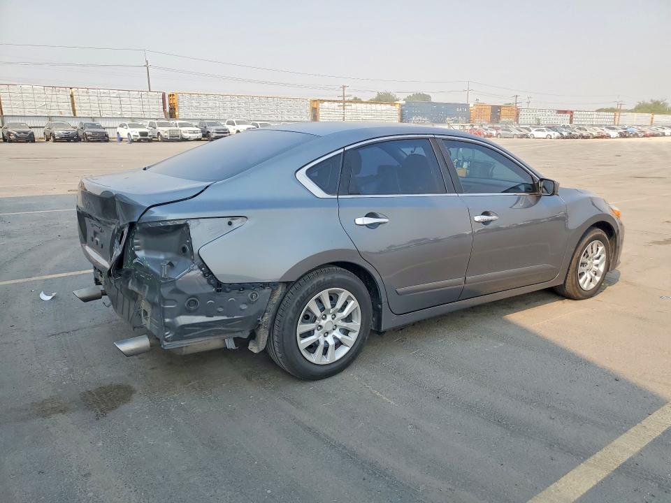 2017 Nissan Altima მანქანა იყიდება აუქციონზე, vin: 1N4AL3AP8HN350652, აუქციონის ნომერი: 64486356