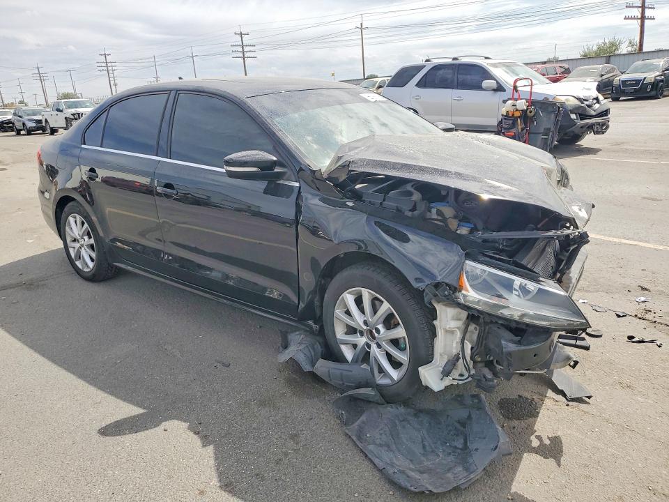 65386196 :رقم المزاد ، 3VWB07AJ0EM415863 vin ، 2014 Volkswagen Jetta مزاد بيع