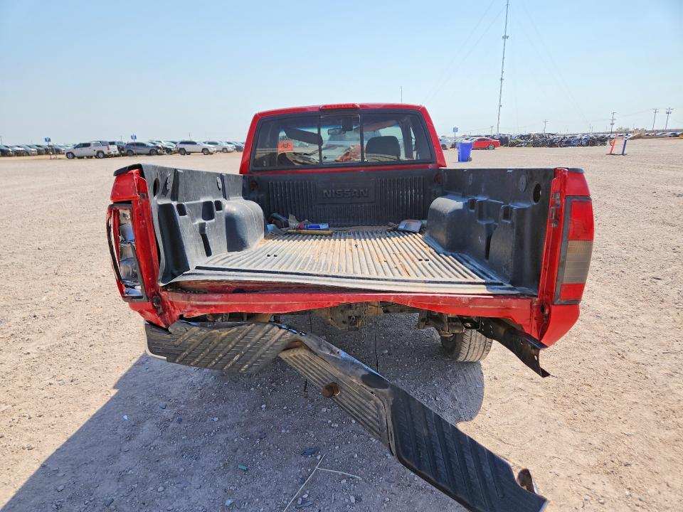 64100526 :رقم المزاد ، 1N6DD26S7YC390595 vin ، 2000 Nissan Frontier مزاد بيع