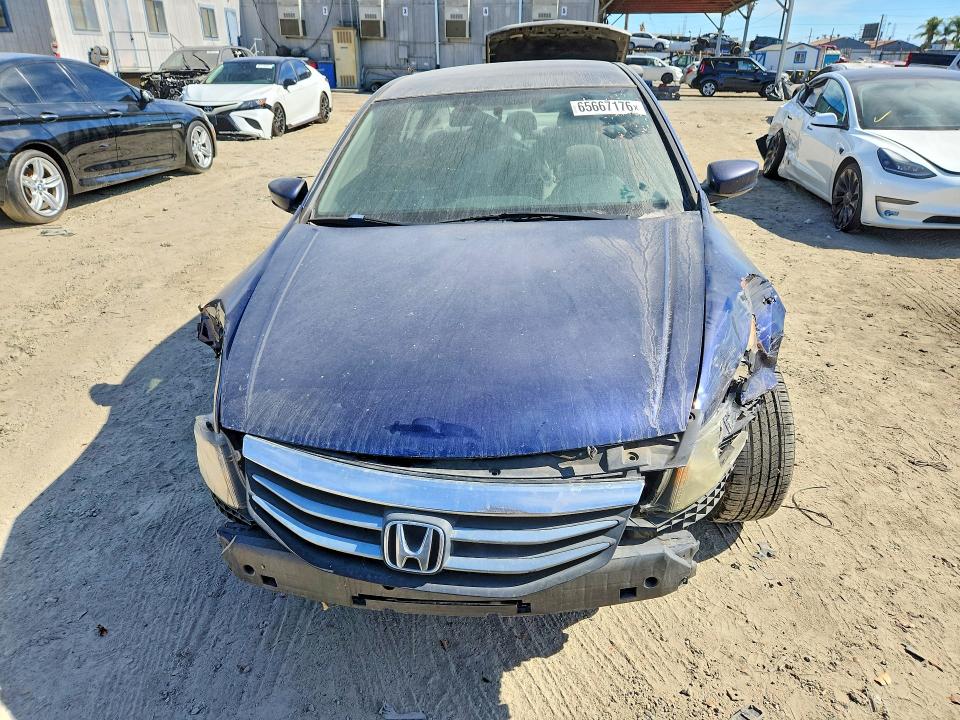 65667176 :رقم المزاد ، 1HGCP2F33BA037693 vin ، 2011 Honda Accord مزاد بيع