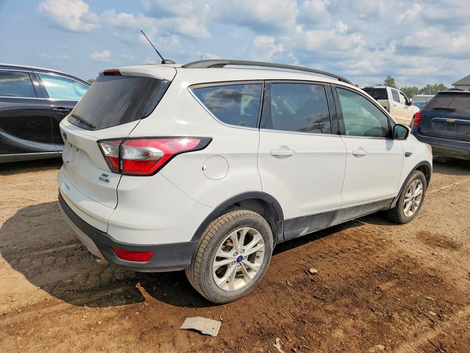 Продажа на аукционе авто 2018 Ford Escape, vin: 1FMCU9GD2JUB23867, номер лота: 64855316
