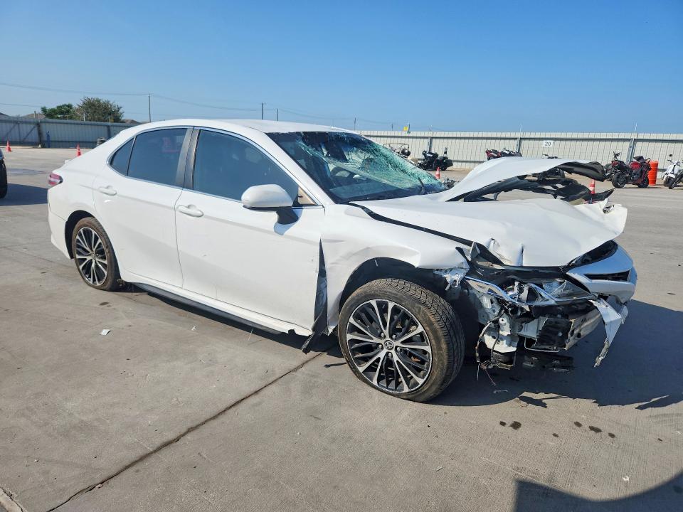 64066896 :رقم المزاد ، 4T1G11AKXLU966317 vin ، 2020 Toyota Camry مزاد بيع