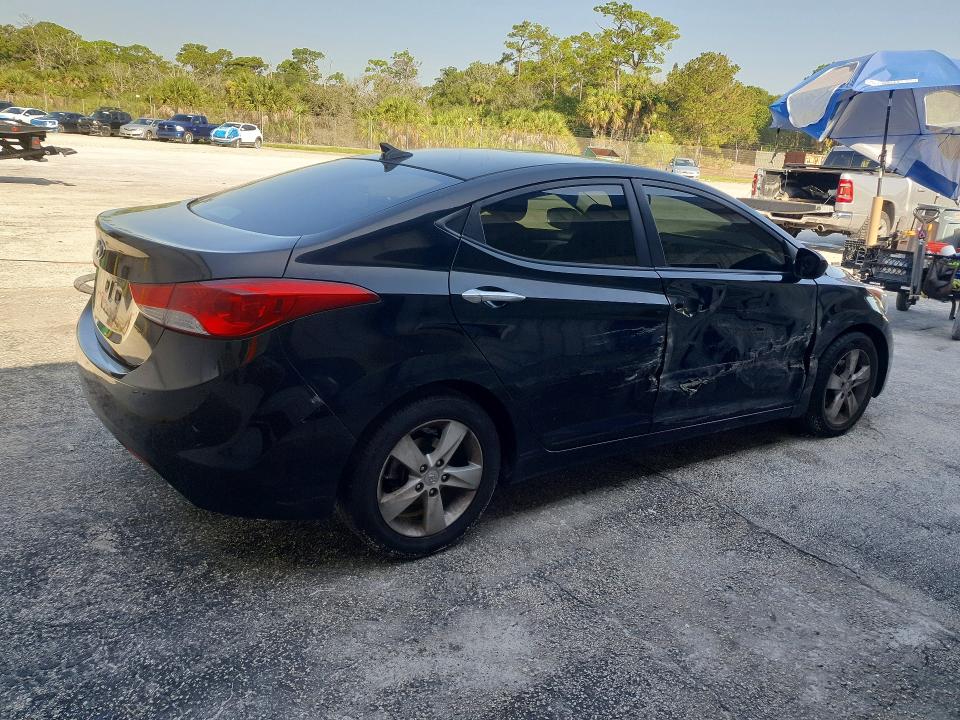 2011 Hyundai Elantra მანქანა იყიდება აუქციონზე, vin: KMHDH4AE4BU132424, აუქციონის ნომერი: 65341236