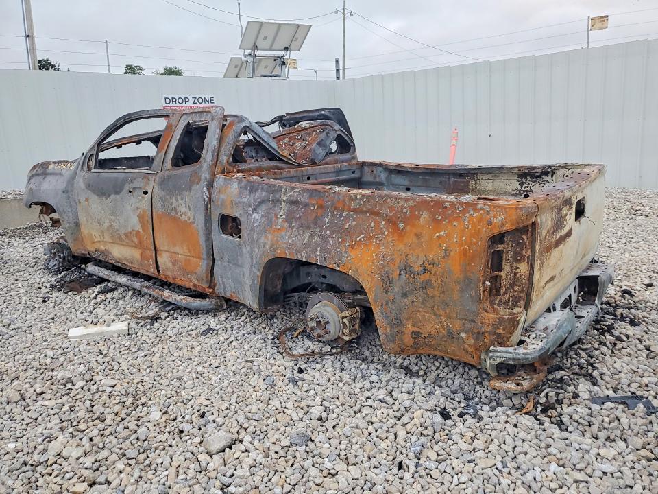64182906 :رقم المزاد ، 1GTH6CEN0J1127253 vin ، 2018 Gmc Canyon مزاد بيع