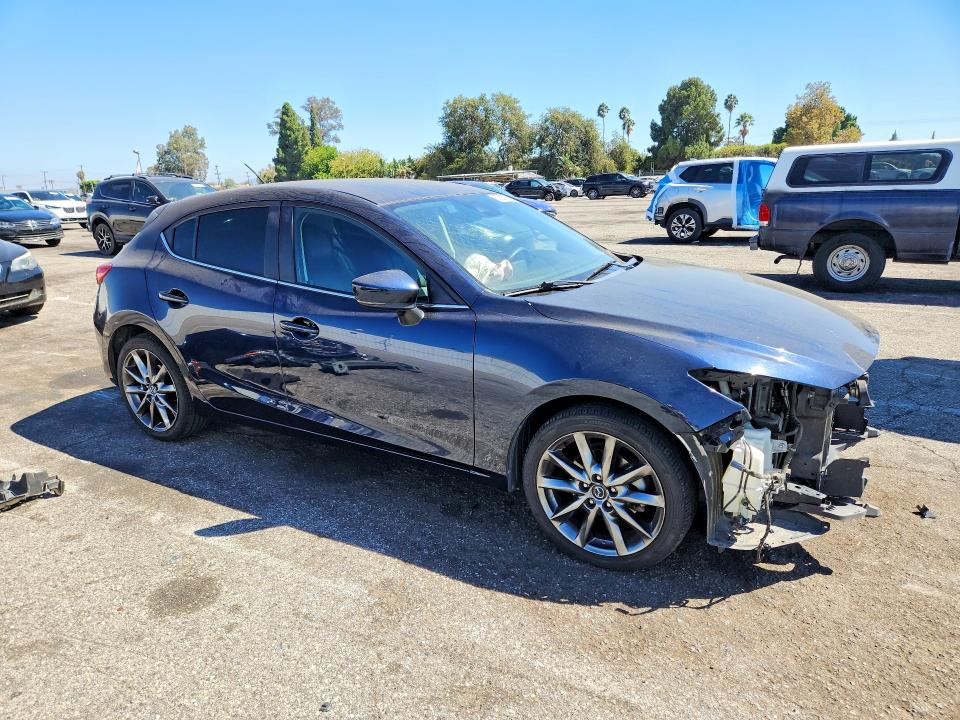 Продаж на аукціоні авто 2018 Mazda 3, vin: 3MZBN1L34JM198678, номер лоту: 67307186