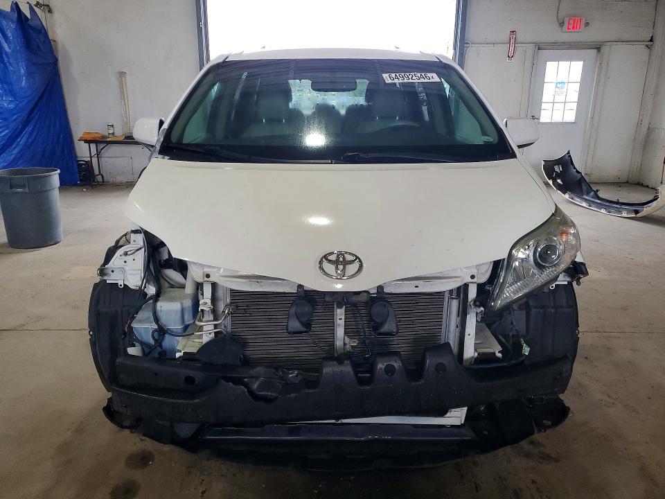 Продажа на аукционе авто 2011 Toyota Sienna, vin: 5TDYK3DC2BS011472, номер лота: 64992546