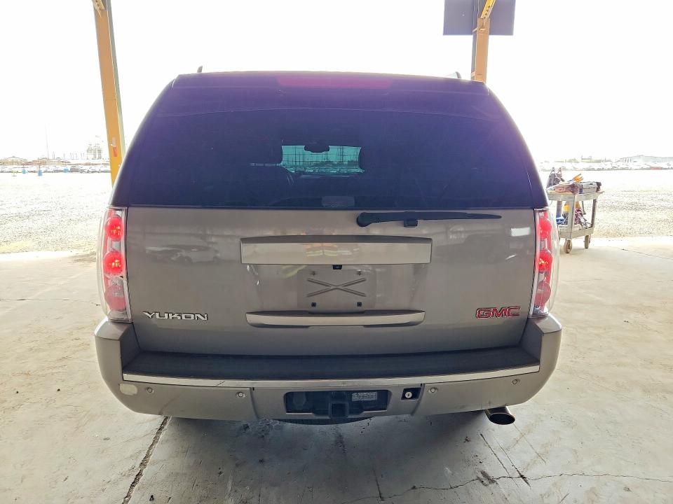 63831156 :رقم المزاد ، 1GKFK63858J236128 vin ، 2008 Gmc Yukon مزاد بيع