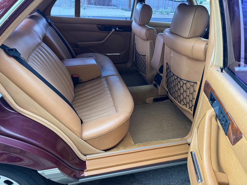 1986 Mercedes-benz 560 მანქანა იყიდება აუქციონზე, vin: WDBCA3902GA206649, აუქციონის ნომერი: 64502416