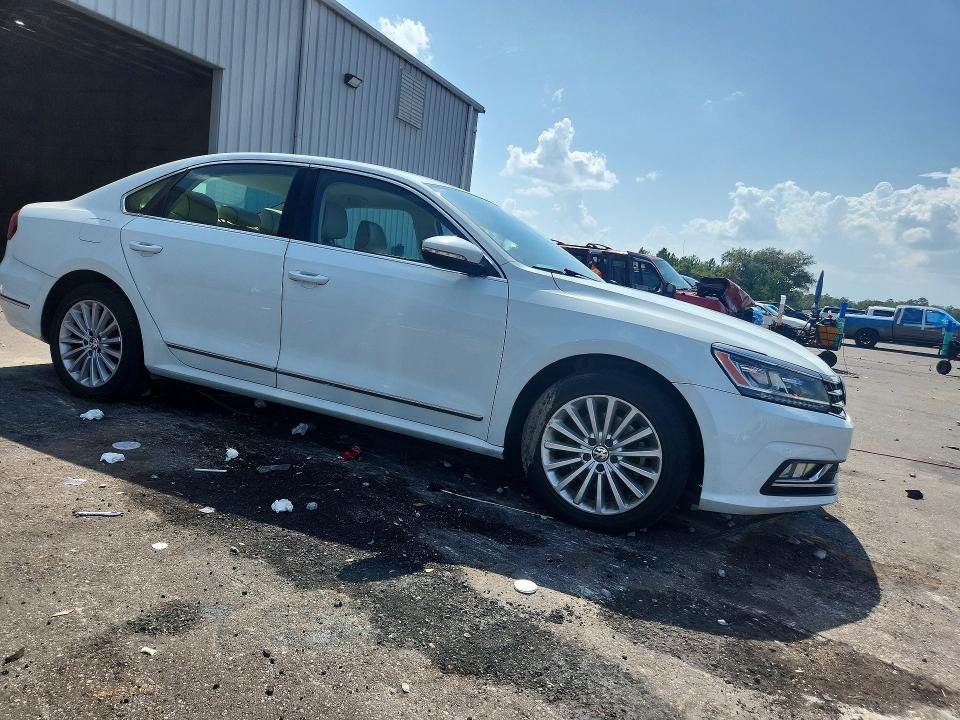 2016 Volkswagen Passat მანქანა იყიდება აუქციონზე, vin: 1VWBS7A30GC053453, აუქციონის ნომერი: 65474656