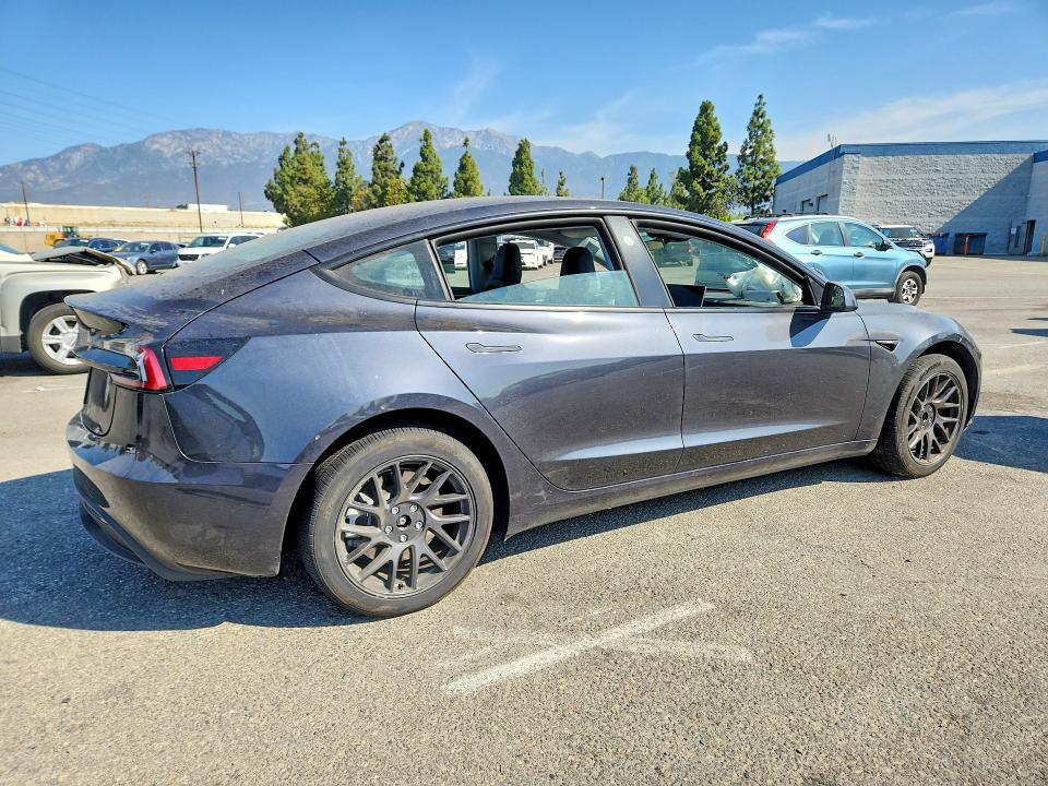 64066116 :رقم المزاد ، 5YJ3E1EA3SF081523 vin ، 2025 Tesla Model 3 مزاد بيع