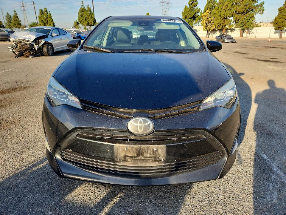 Продаж на аукціоні авто 2018 Toyota Corolla, vin: 5YFBURHE1JP816319, номер лоту: 64493706