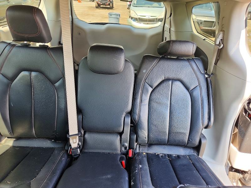 Продаж на аукціоні авто 2019 Chrysler Pacifica, vin: 2C4RC1BG0KR681302, номер лоту: 64892756