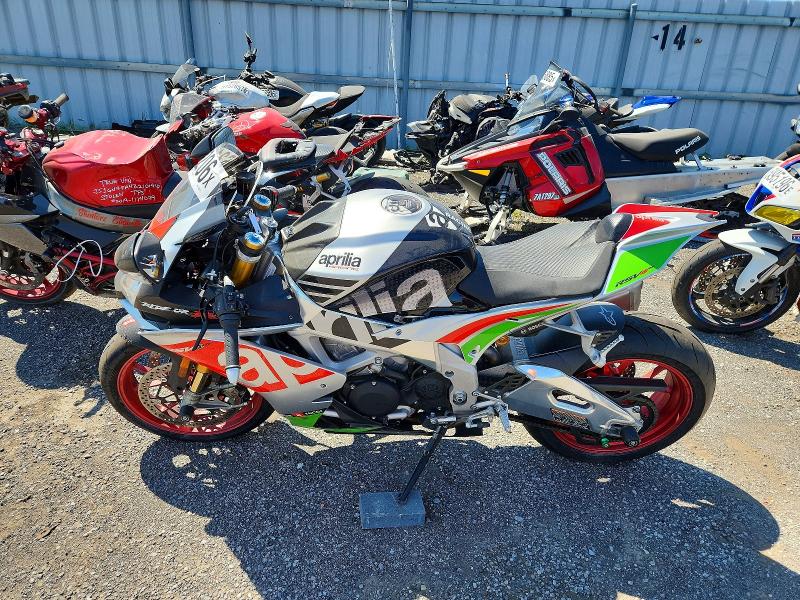 63150206 :رقم المزاد ، ZD4KEU005HS000274 vin ، 2017 Aprilia Rsv4 مزاد بيع