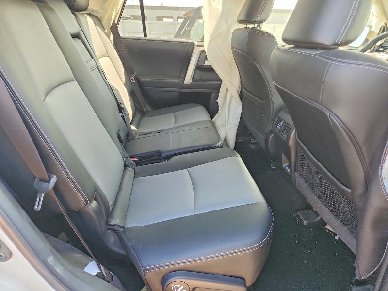 64395906 :رقم المزاد ، JTENU5JRXR6214245 vin ، 2024 Toyota 4runner مزاد بيع