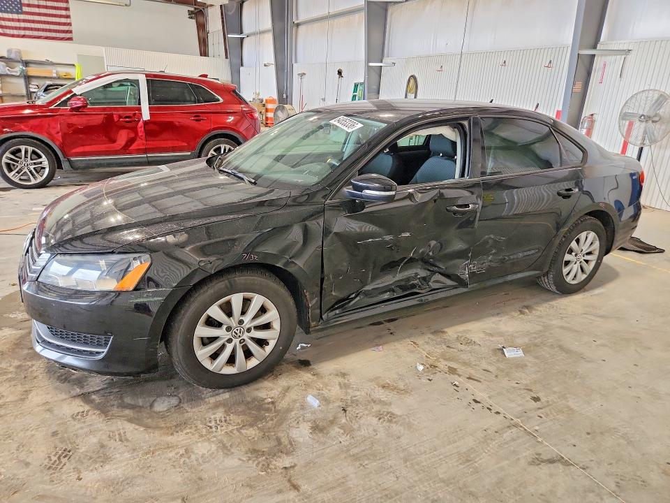 64853336 :رقم المزاد ، 1VWAH7A35DC052692 vin ، 2013 Volkswagen Passat مزاد بيع