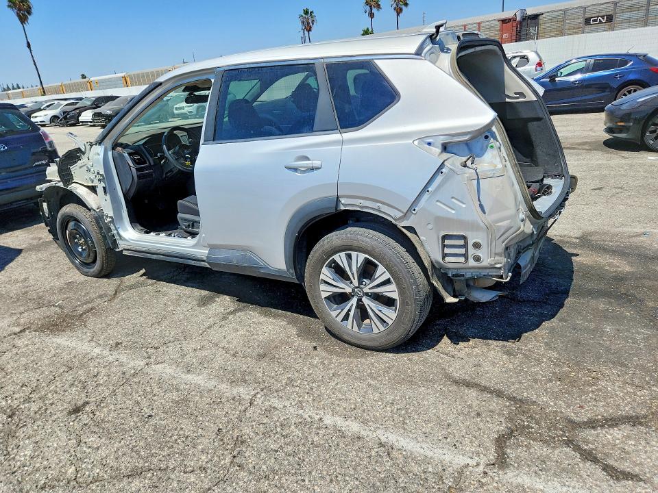 67429566 :رقم المزاد ، 5N1BT3BA1PC692653 vin ، 2023 Nissan Rogue مزاد بيع