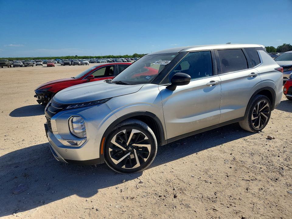 Auction sale of the 2022 Mitsubishi Outlander, vin: JA4J3UA83NZ048712, lot number: 64822196
