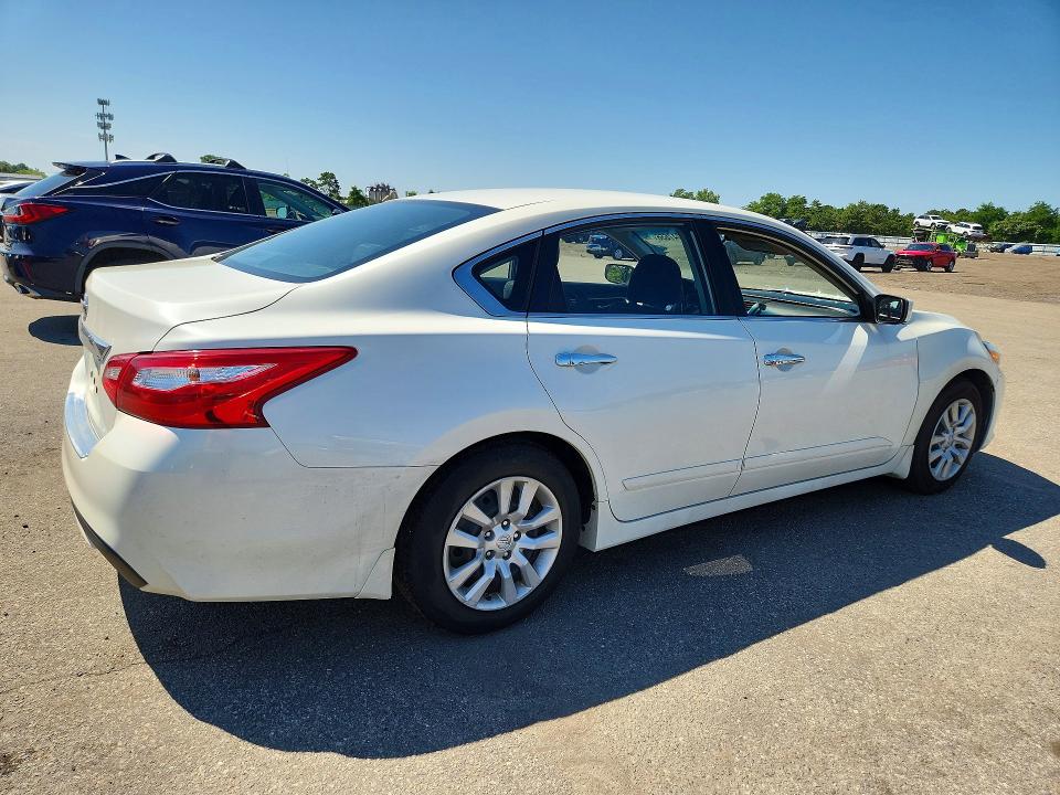 2017 Nissan Altima მანქანა იყიდება აუქციონზე, vin: 1N4AL3AP7HC205548, აუქციონის ნომერი: 65047656